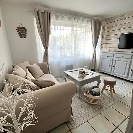 L Instant Cosy شقة
